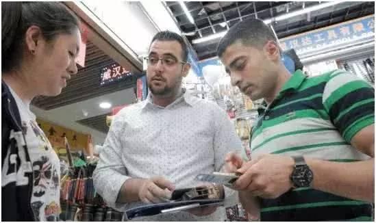 中国人去叙利亚旅游,买了10斤香皂30袋葡萄干