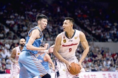 男篮双国家队名单出炉 红蓝配 周琦阿联拆对