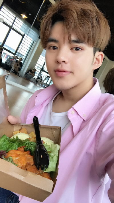 zero-g俊杰坦言自己参与快男有孤独感