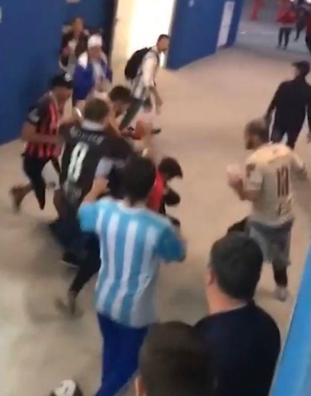 把悲痛变作力量?阿根廷球迷赛后互殴