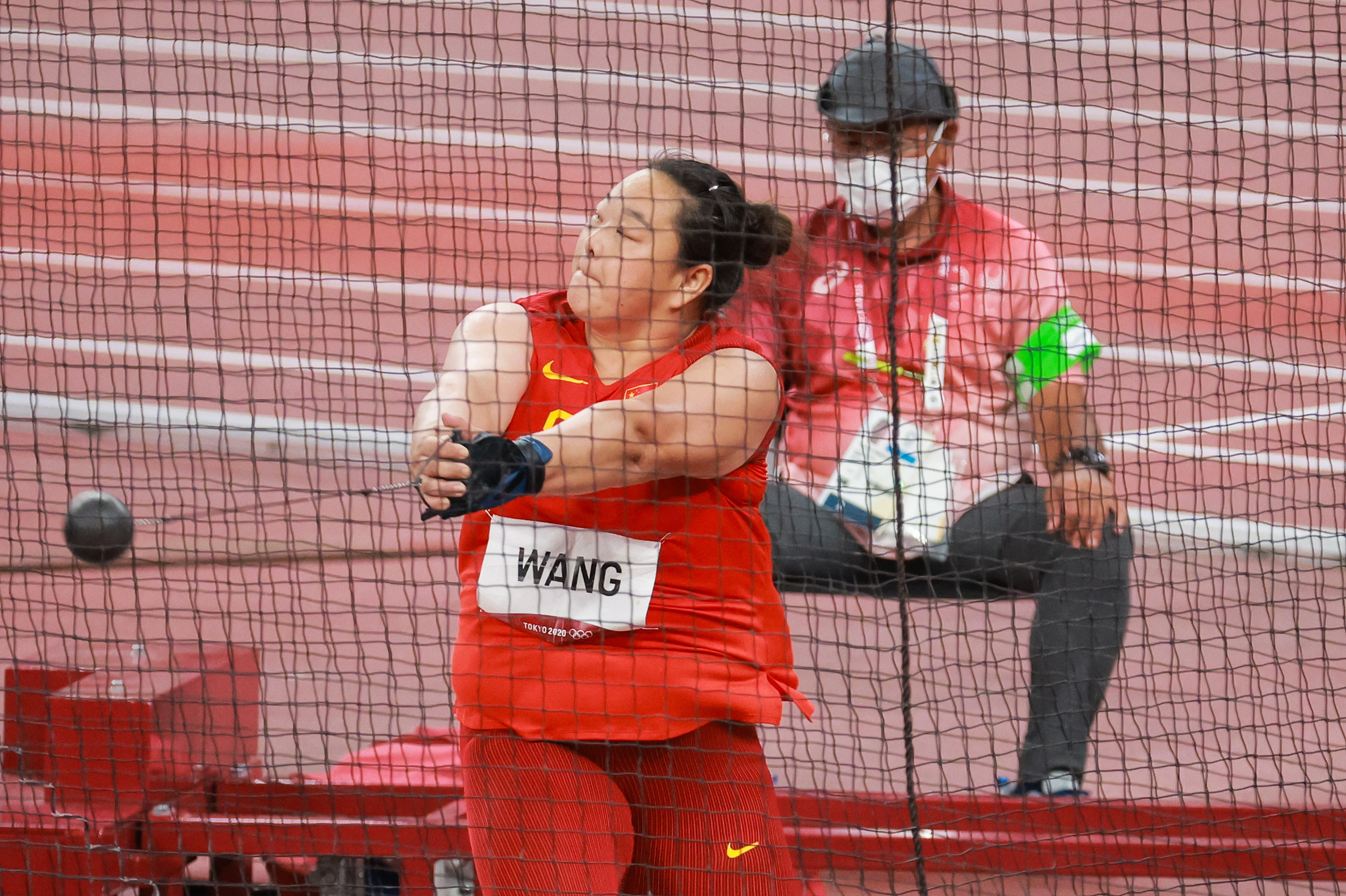 王峥获得东京奥运会女子链球银牌