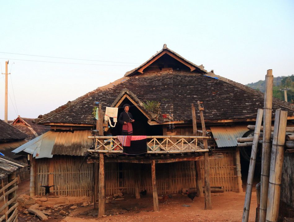 在云南偏远的一个山区里,他们一辈子也没出过