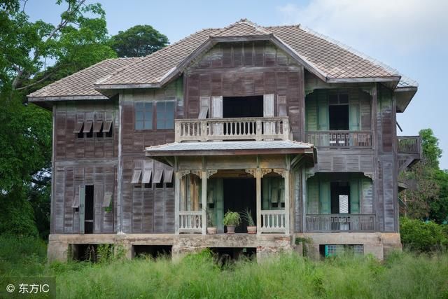 不久的将来,所有农村人口都得搬到城里去住,你