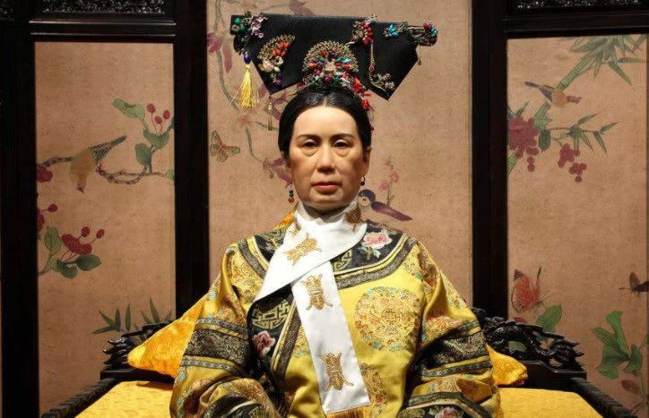 清宫剧里太监一见到慈禧,就说老佛爷吉祥,放到