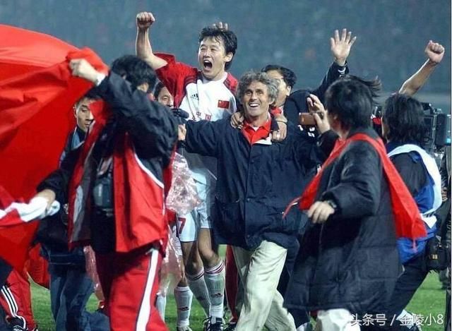 裁判保送?日本战胜哥伦比亚创造历史,亚洲足球