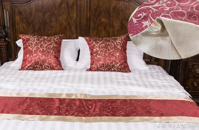为啥酒店在床尾都铺有一条长条状的布,不是被