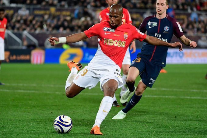 瓦伦西亚的替身?谈谈曼联关注的四大边卫