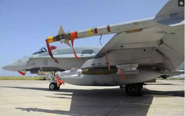 为什么导弹可以追着飞机跑,到底是什么原理?看