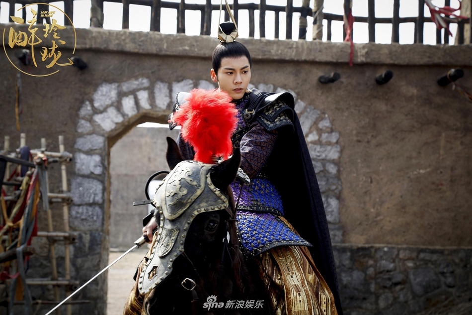 《醉玲珑》陈伟霆一身紫金战铠霸气十足 丰神俊朗