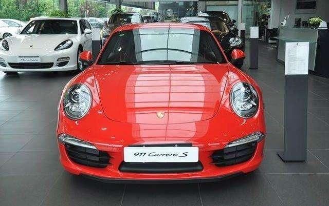 38岁殷桃走柳岩的路线,享正营级待遇,出门 低调