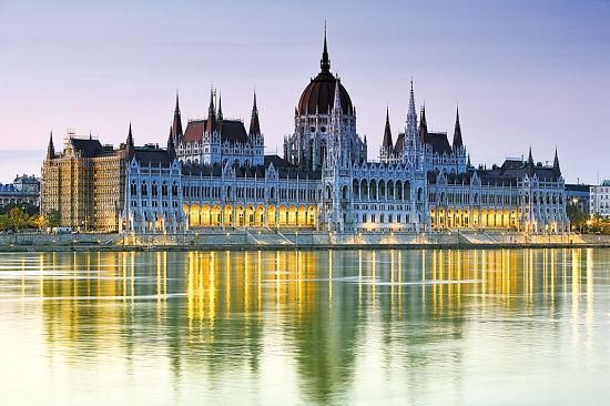 囤黄金也没用,这国货币还是一泻千里! 宣布将大