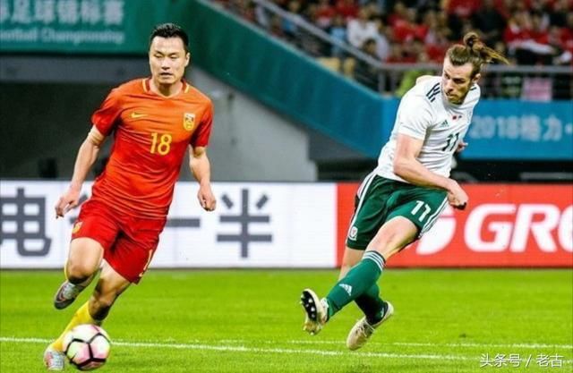 中国杯中国队什么情况?国足3名国脚手缠绷带