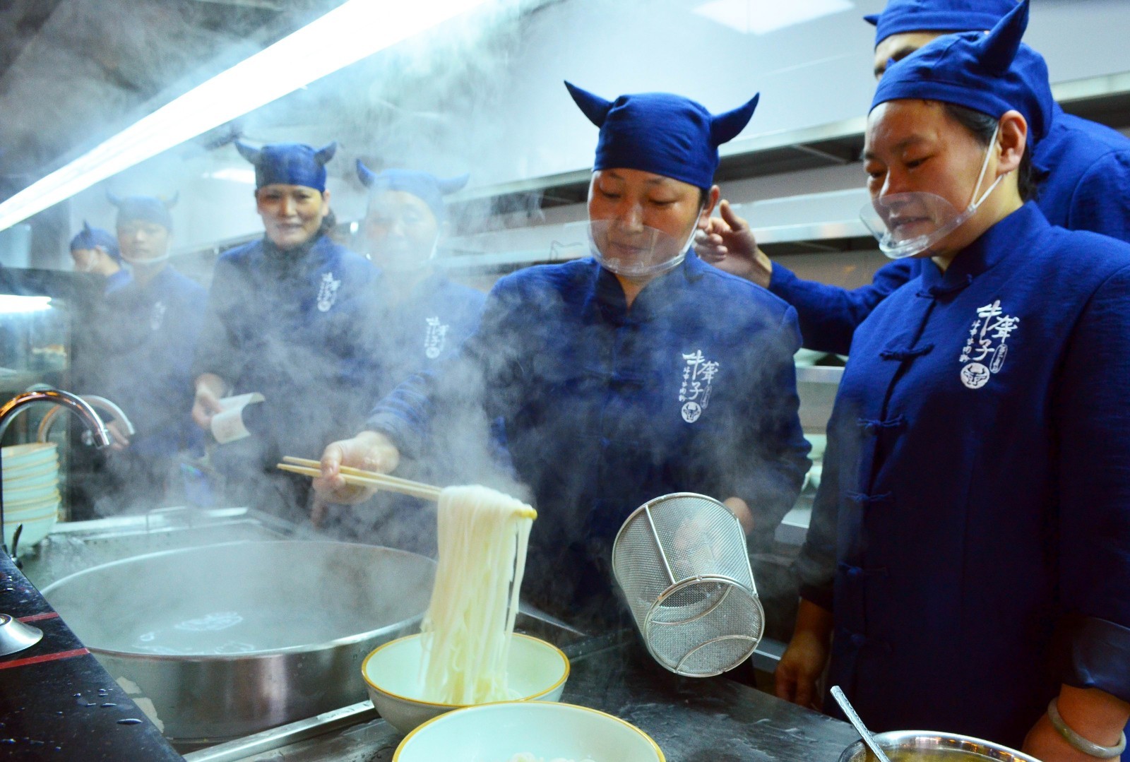 长沙新开铺嗦碗牛聋子米粉驱风寒