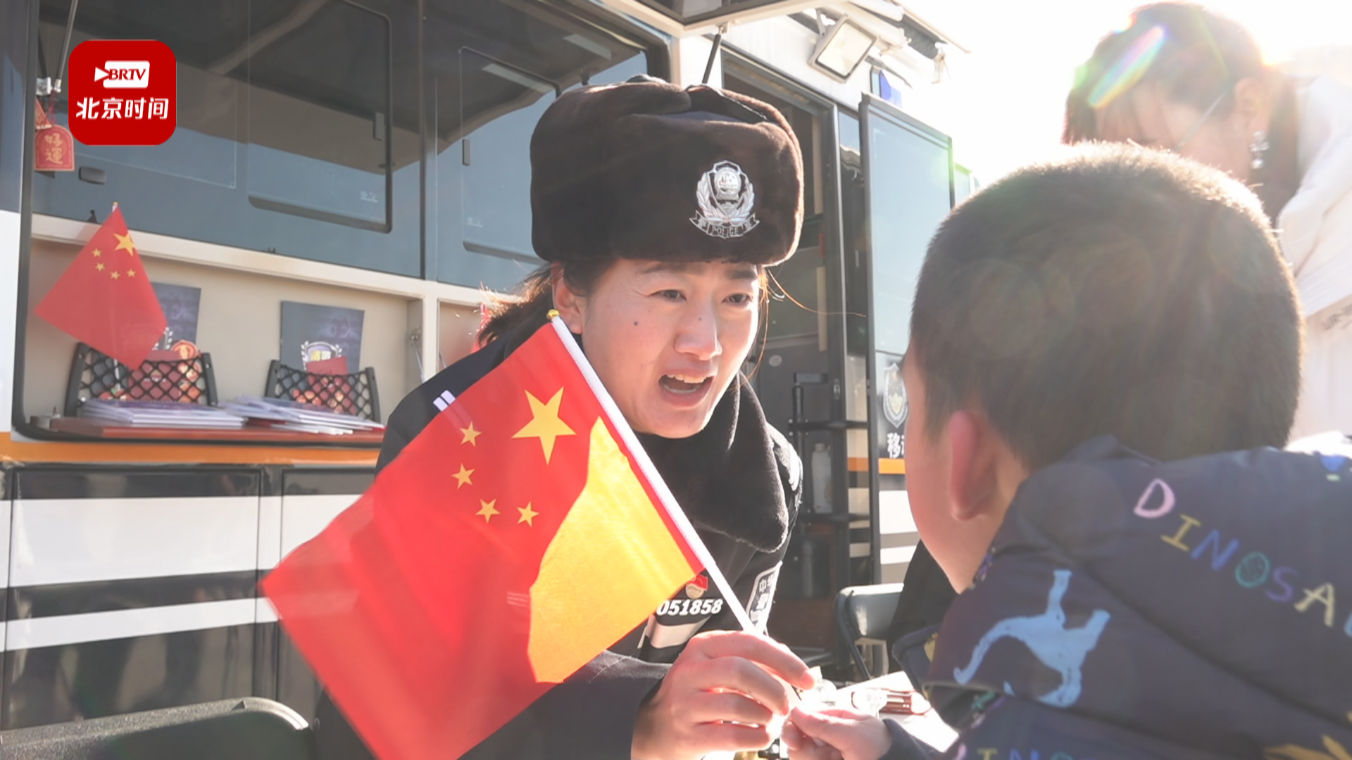 今天是中国人民警察节！带您探班天安门警察，看他们都忙啥？