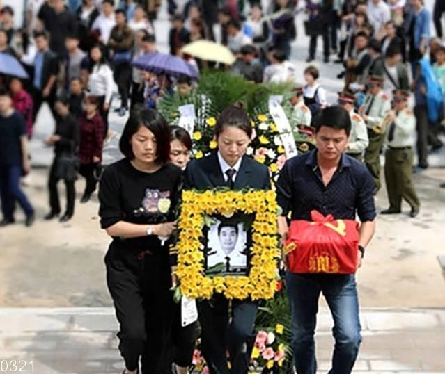 他是中国最伟大飞行员,为保住歼15战机,错过最