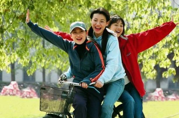 父母爱情里的江德华,惨遭大23岁导演抛弃,相亲