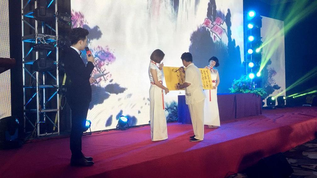 罗纳尔多足球学院江西分院落户南昌 刘雁华任