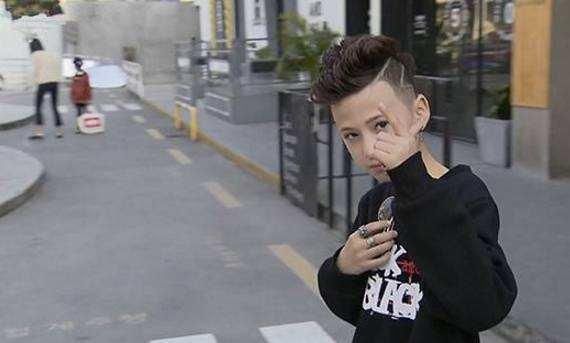 童模年薪百万每天忙赚钱,然而,该怎么培养孩子