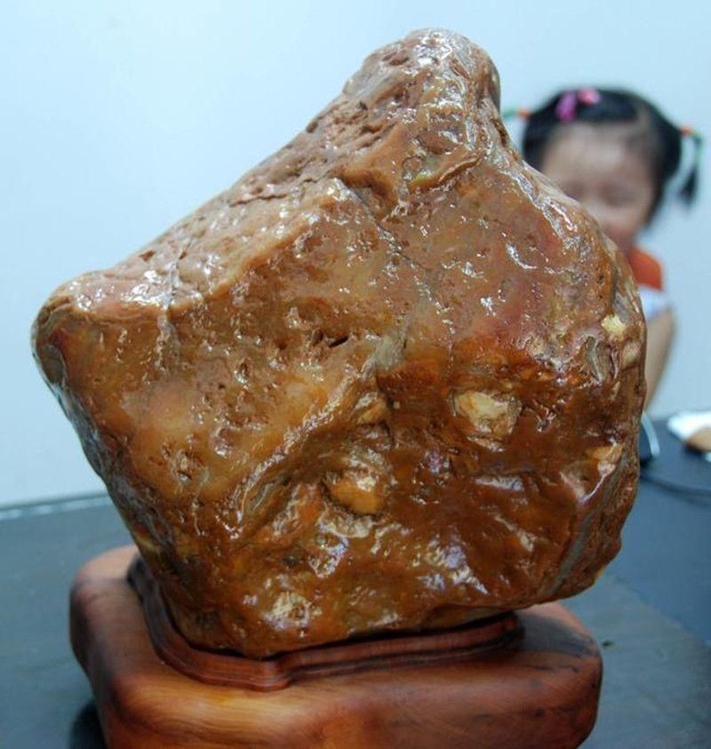 这块石头价值600万,酷似"老寿星",专家称非常罕见