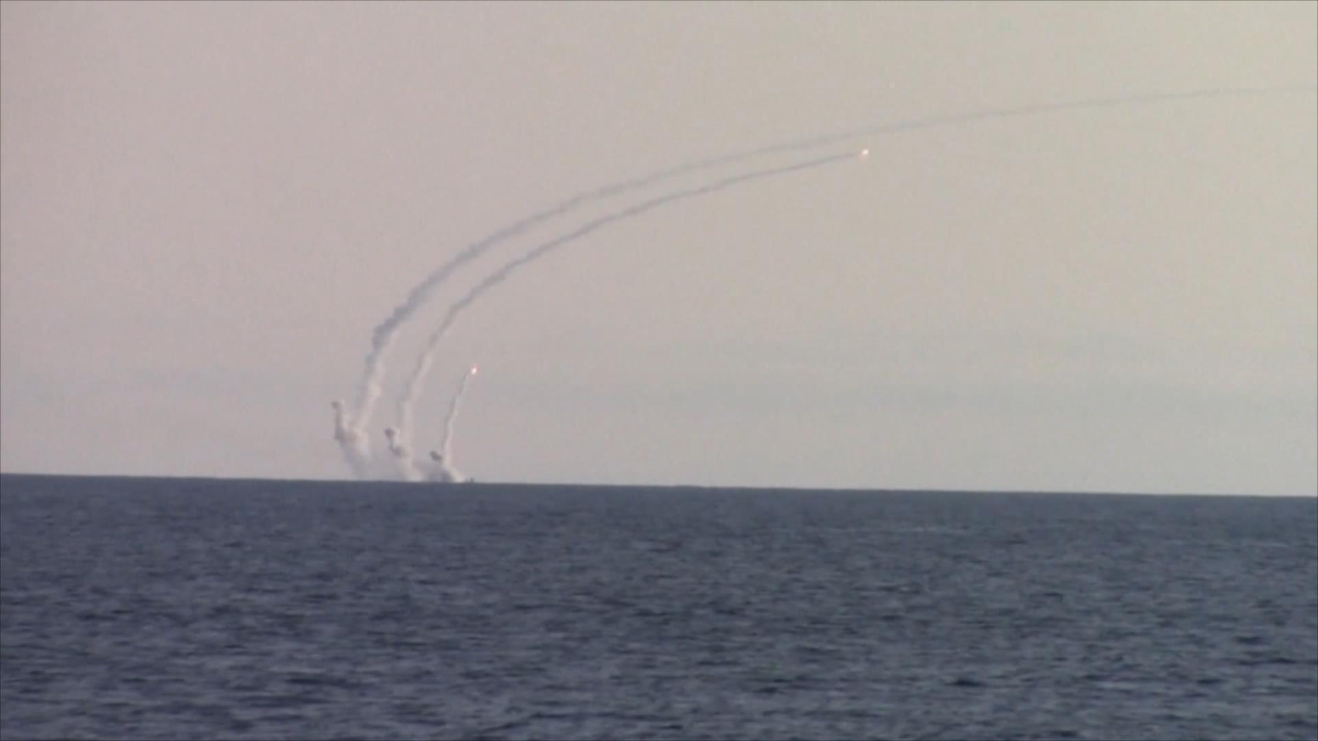 俄打击乌军存储美欧武器仓库 制裁287名英国议员 俄打击乌军存储美欧武器仓库 制裁287名英国议员