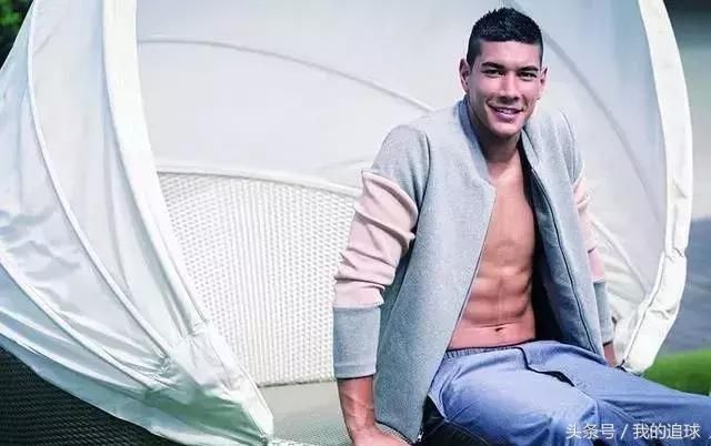 超高颜值+扑点救主,下一个亚洲球王莫非是这位
