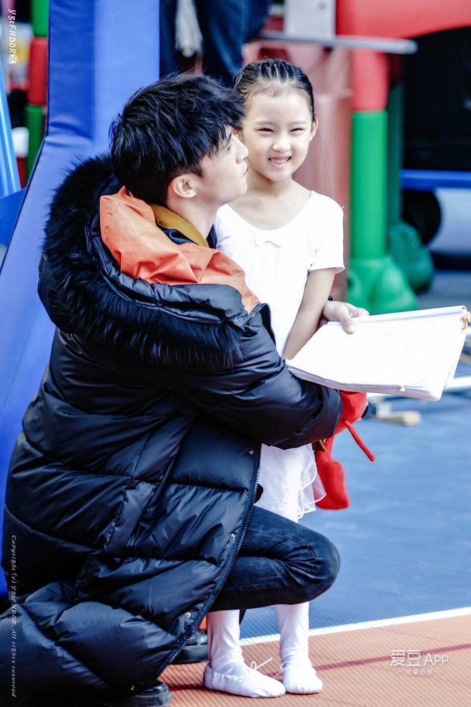 [薛之谦][分享]170710 陶西与果果的幕后互动 感受来自薛叔叔的宠溺