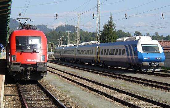 美军围堵伊朗之际,中国大手一挥送去千吨物资,美国傻眼了