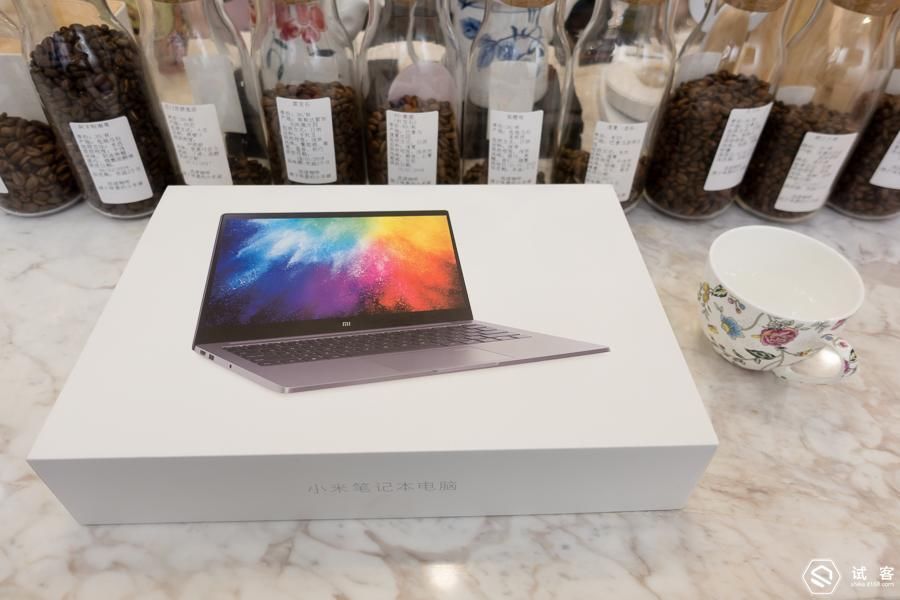 老婆送我的#情人节#礼物--小米Air四核增强版笔