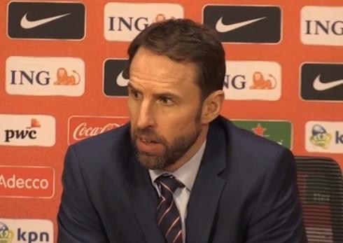 足球资讯|穆勒挺勒夫!比利时庆祝出线!英格兰操