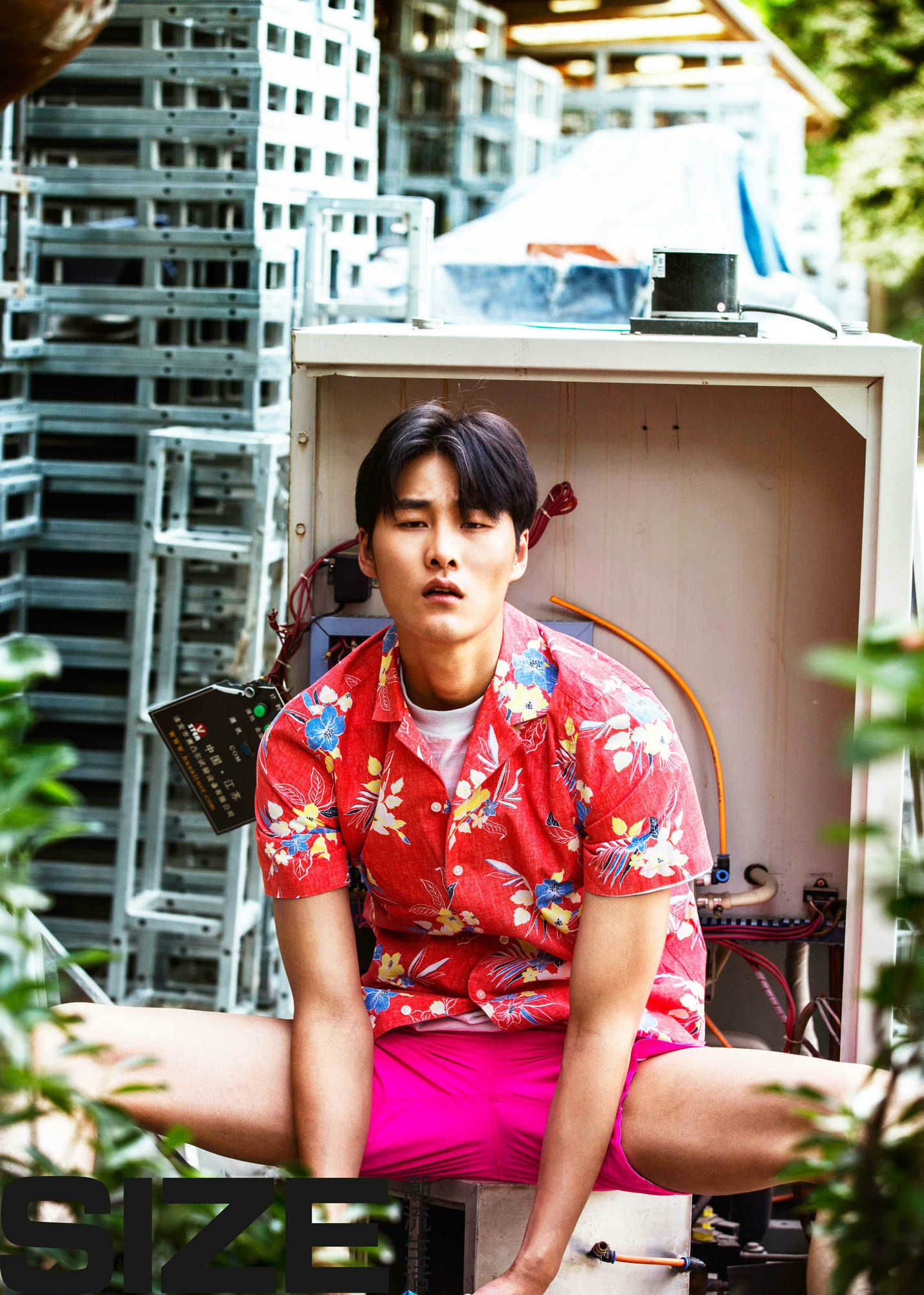 李振寻觅80时尚风 男友力魅力十足