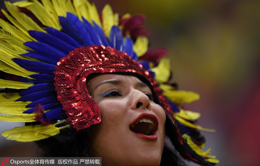 世界杯25日美女球迷：哥伦比亚美女欢呼