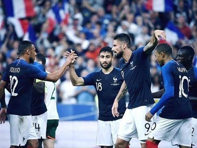 世界杯决赛时,佩里西奇禁区无意手球,主裁判却