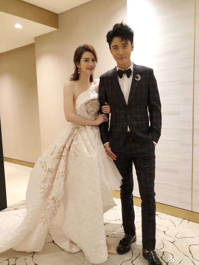 张丹峰女儿四岁啦,洪欣儿子微博吐槽她太吵了