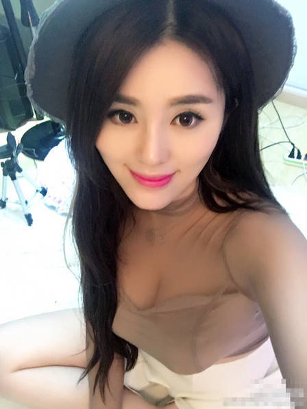 人气女主播张琪格。