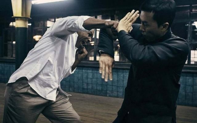 演甄子丹的实战功夫如何? 和格斗狂人徐晓东比