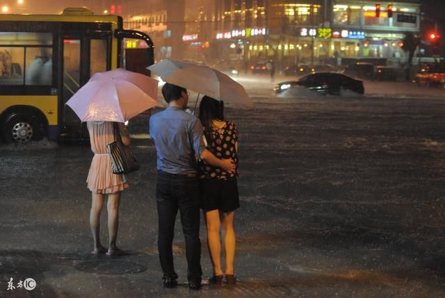 媳妇和母亲关系不好,我打了媳妇离婚,两年后见