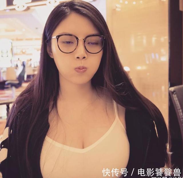 徐冬冬去精神科看病?坐在医院门口痛哭流涕,她