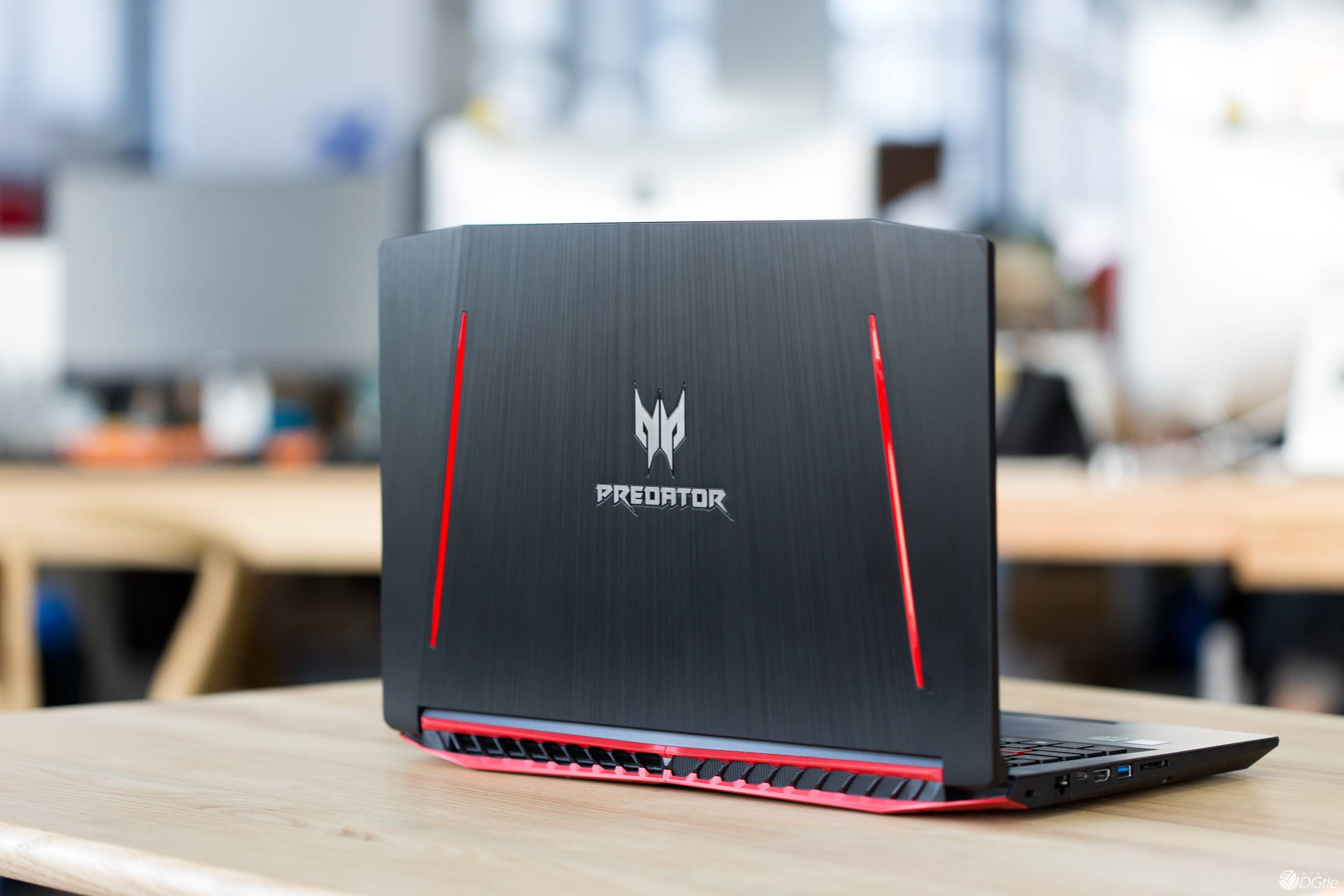 借宏碁掠夺者 helios 300,告诉你开学游戏本如何选!丨数字尾巴