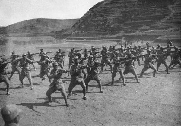 二战期间,八路军的大刀真能打过日本刺刀吗?事