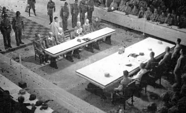 日本投降的历史时刻,何应钦为何弯腰?