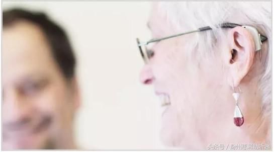 怎样选择适合自己的助听器 t013db1b6fbc73e2a08.jpg?size=545x302