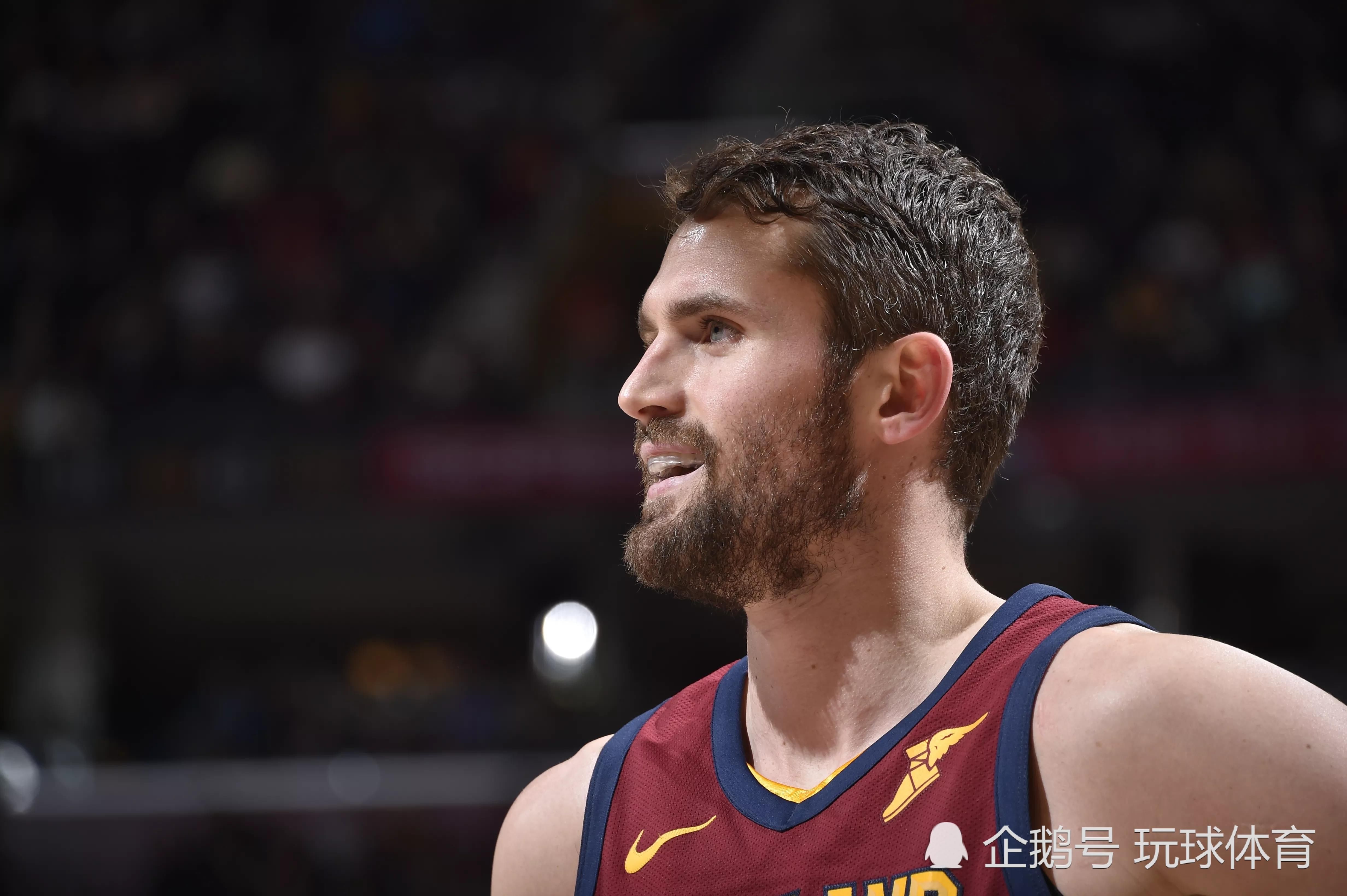 骑士击败猛龙,乐福命中关键三分,女主播美娜:死