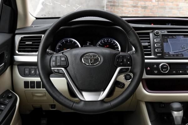 丰田汉兰达2018全新款 定位国产7座SUV 搭载
