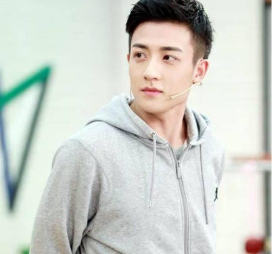 谷嘉诚与迪丽热巴太般配!《快本》亲密互动,让