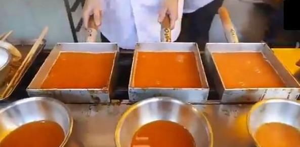 日本最出名的一种小吃,10元1份,若是引进到中