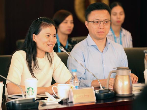 去年的财富排行榜上，有一位来自中国内地的女性，进入了全球IT界影响力最大的三位女企业主管名单。
