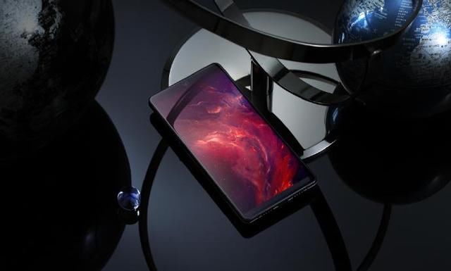 球首款配备1TB的骁龙845旗舰!锤子坚果R1:最