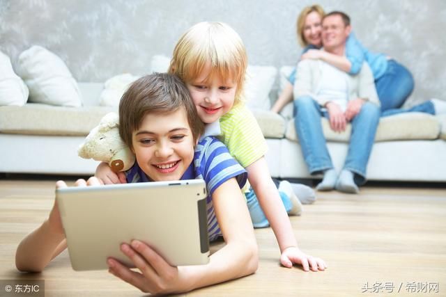 财政部在港发50亿国债,房企晒千亿成绩单,保单