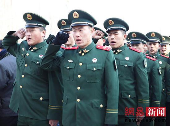 禁放烟花爆竹 呵护狮城蓝天 青年志愿先行活