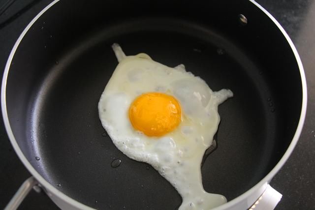 小米品牌定位上百个不同烹饪模式,售价最亲民